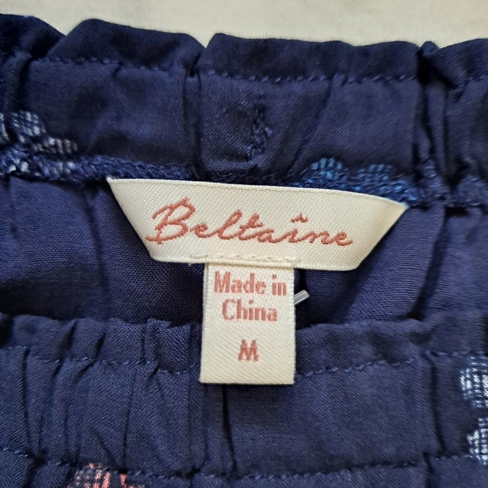 Beltaine Off the Shoulder Top Navy Blue Floral Medium - Picture 3 of 6